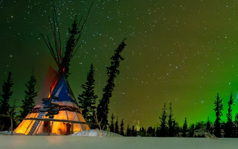 Polarlicht-Zelten in Whitehorse, Yukon