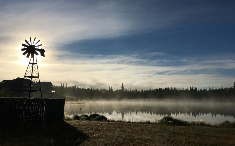 Windmühle am See in Whitehorse