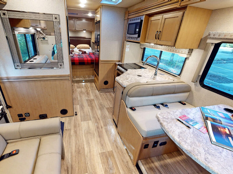 Class C Motorhome X-Large (31 feet)